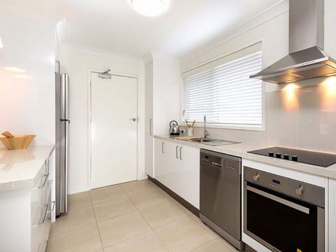 Relax On Regina - Accommodation Broome 24