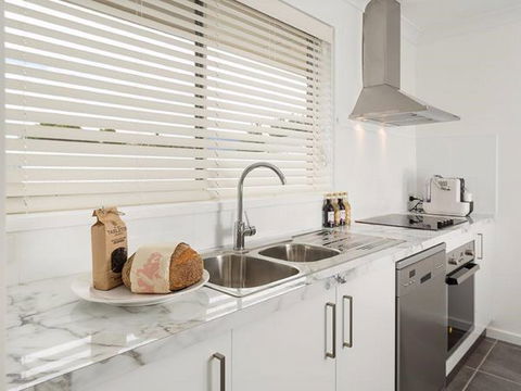 Relax On Regina - Accommodation Broome 15