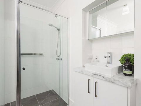 Relax On Regina - Accommodation Broome 16