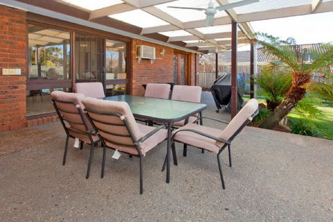 Relax On Regina - Accommodation Broome 73