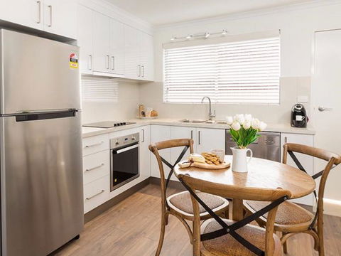 Relax On Regina - Accommodation Broome 36