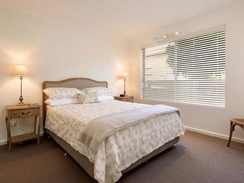 Relax On Regina - Accommodation Broome 37