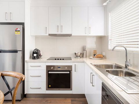 Relax On Regina - Accommodation Broome 38