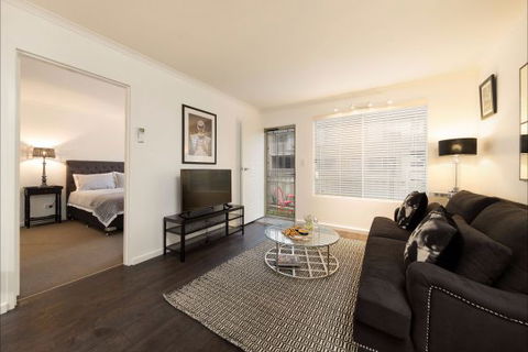 Relax On Regina - Accommodation Broome 42