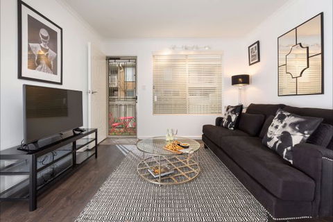 Relax On Regina - Accommodation Broome 43