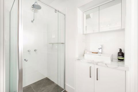 Relax On Regina - Accommodation Broome 46