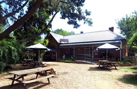 Victoria Hotel: Moonan Flat - Accommodation Broome 4