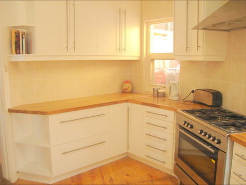 Christies Cottage For Holidays And Relocations. - Accommodation Broome 3