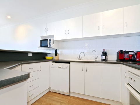 Century 21 SouthCoast: Moana Blue - Accommodation Broome 14