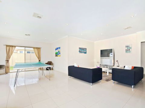 Century 21 SouthCoast: Moana Blue - Accommodation Broome 27
