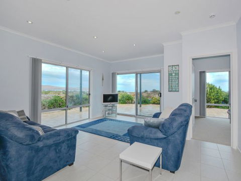 Century 21 SouthCoast: Moana Blue - Accommodation Broome 45