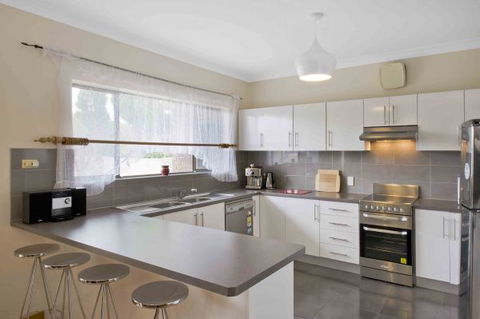 Century 21 SouthCoast: Moana Blue - Accommodation Broome 77