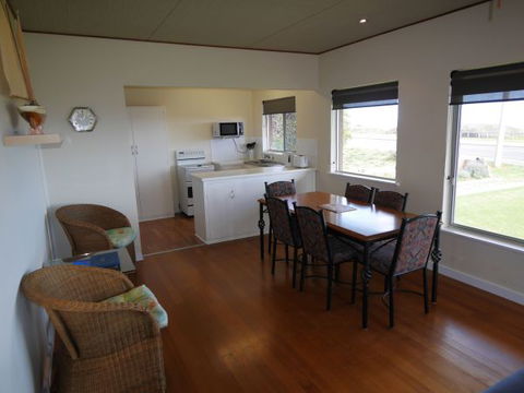 Century 21 SouthCoast: Moana Blue - Accommodation Broome 81