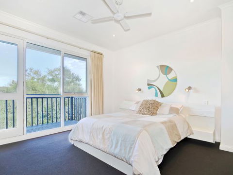 Century 21 SouthCoast: Moana Blue - Accommodation Broome 86
