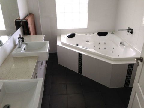 Century 21 SouthCoast: Moana Blue - Accommodation Broome 91