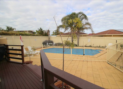 Christies Cottage For Holidays And Relocations. - Accommodation Broome 21