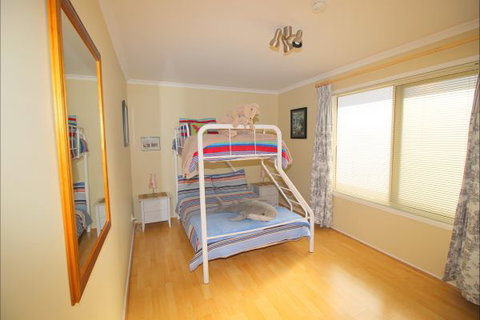 Christies Cottage For Holidays And Relocations. - Accommodation Broome 26