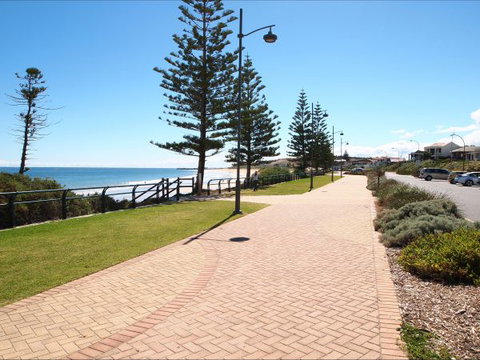 Christies Cottage For Holidays And Relocations. - Accommodation Broome 28