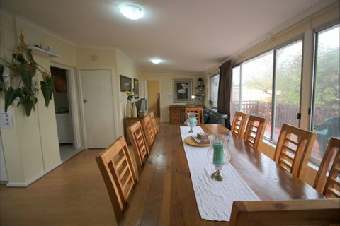 Christies Cottage For Holidays And Relocations. - Accommodation Broome 10
