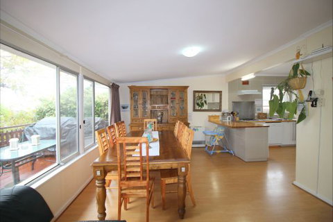 Christies Cottage For Holidays And Relocations. - Accommodation Broome 12