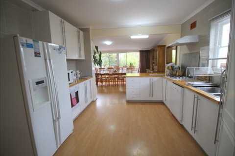 Christies Cottage For Holidays And Relocations. - Accommodation Broome 13