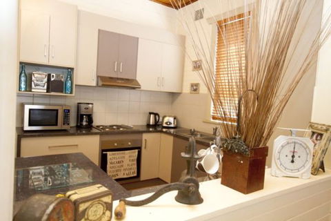 Anderl's Beach Cottage - Accommodation Broome 0