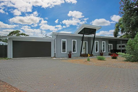 Poolside - Accommodation Broome 0