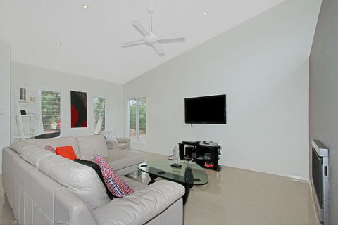 Poolside - Accommodation Broome 1