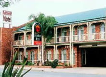 Hamiltons Henry Parkes - Accommodation Broome 0