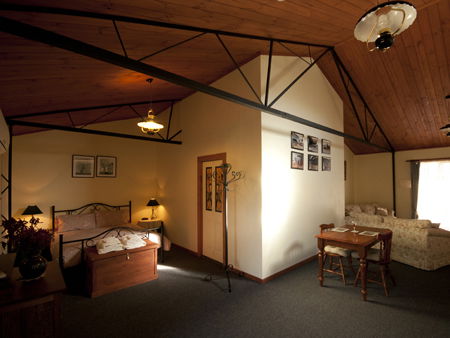 The Old Oak Bed & Breakfast - Accommodation Broome 2
