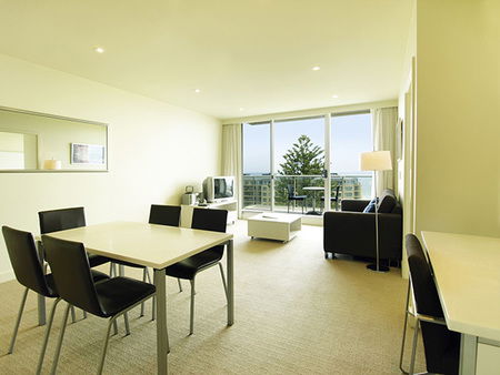 Oaks Liberty Towers - Accommodation Broome 4