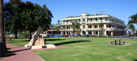 Renmark Hotel/Motel & Function Centre - Accommodation Broome 8