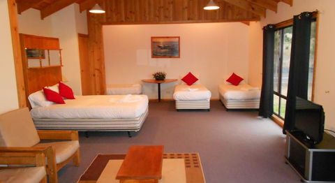 Eastcoast Central Watersedge Resort - Accommodation Broome 1