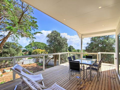 Century 21 Southcoast: White Cedars - Accommodation Broome 1