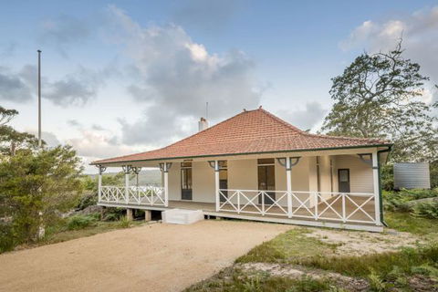 Hilltop Cottage - Accommodation Broome 0