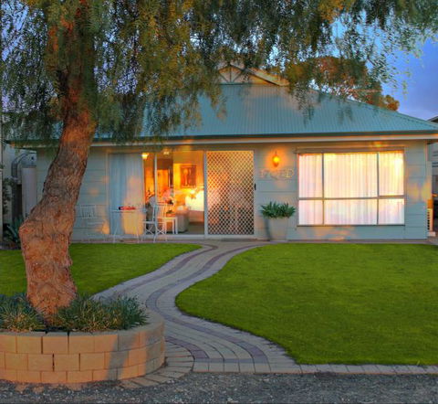 17 QED Lakehouse - Accommodation Broome 0