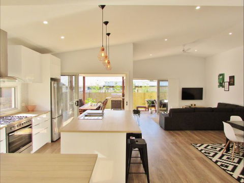 All Decked Out: Lake Conjola - Accommodation Broome 0