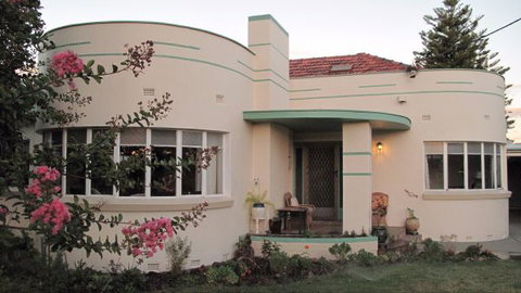 B&B Wodonga - Art Deco Accommodation - Accommodation Broome 0