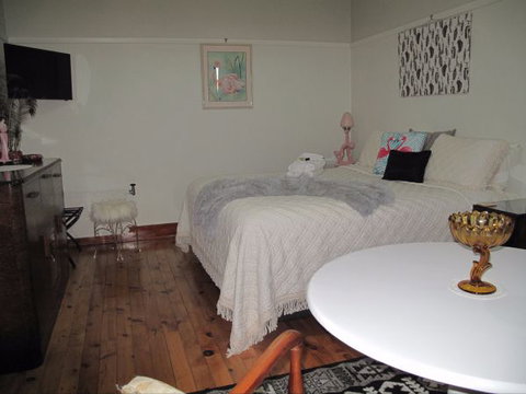 B&B Wodonga - Art Deco Accommodation - Accommodation Broome 2