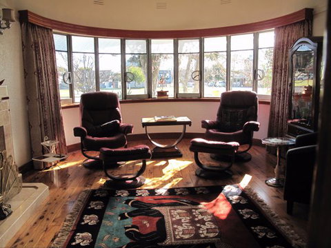 B&B Wodonga - Art Deco Accommodation - Accommodation Broome 5