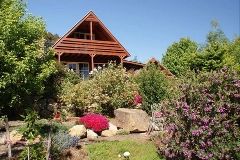 Beechworth Camellia Cottage - Accommodation Broome 0