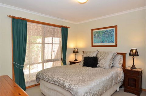 Beechworth Camellia Cottage - Accommodation Broome 4
