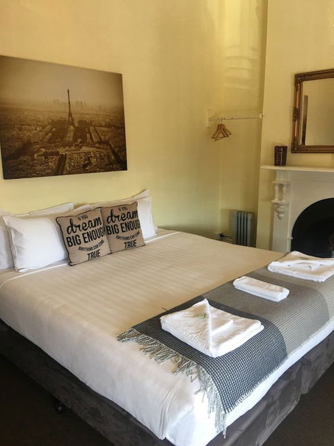 Circa 1902 Queenscliff - Accommodation Broome 3