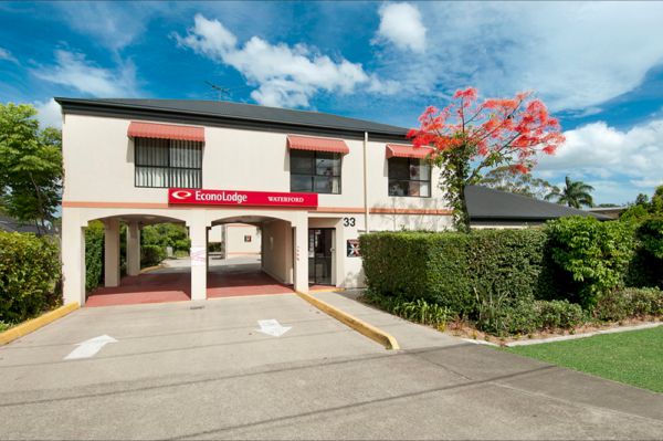 Waterford West QLD Accommodation Broome