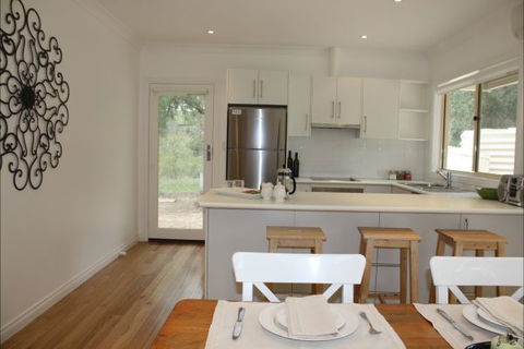 Hughes Park Cottage & Weddings - Accommodation Broome 4