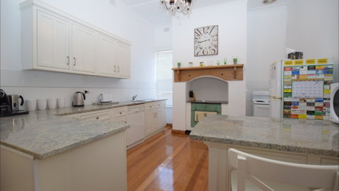 The Provincial Bed & Breakfast - Accommodation Broome 0
