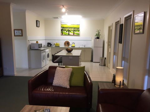 Lyreen's Apartment Bed And Breakfast - Accommodation Broome 7