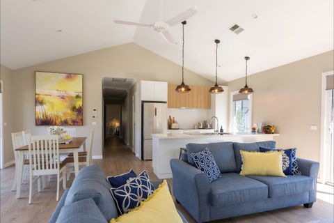Our Place At Bright - Accommodation Broome 5