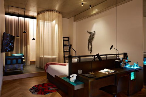 QT Melbourne - Accommodation Broome 0