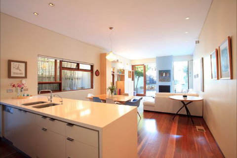 Queens Park Beach House - Accommodation Broome 5